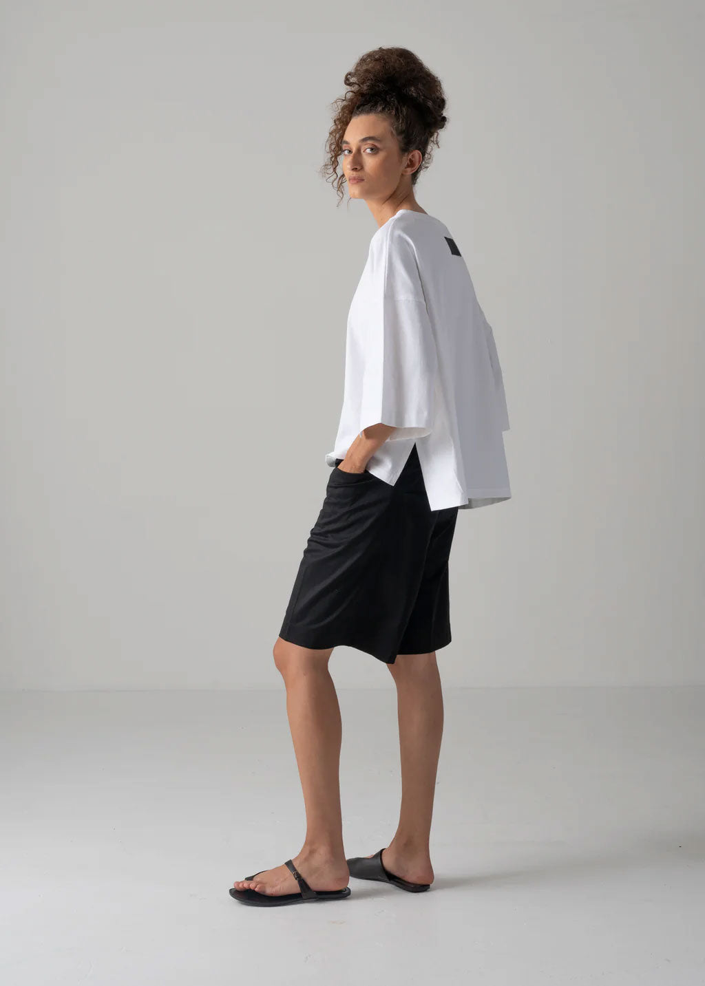 
                  
                    NOELLA T SHIRT -CHACOL-
                  
                