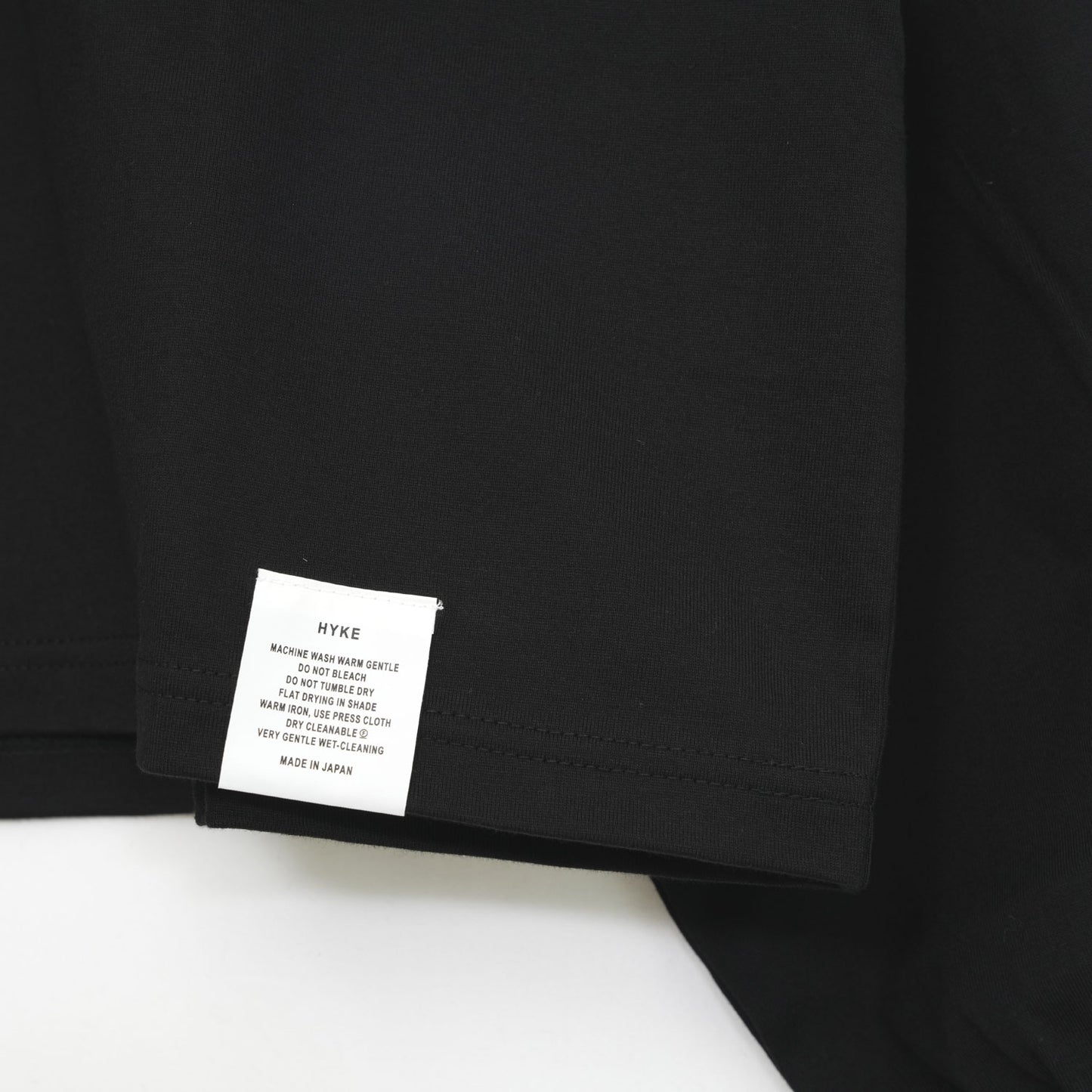 
                  
                    CROPPED LONG-SLV TEE/BIG FIT(6.5OZ)-BLACK-
                  
                