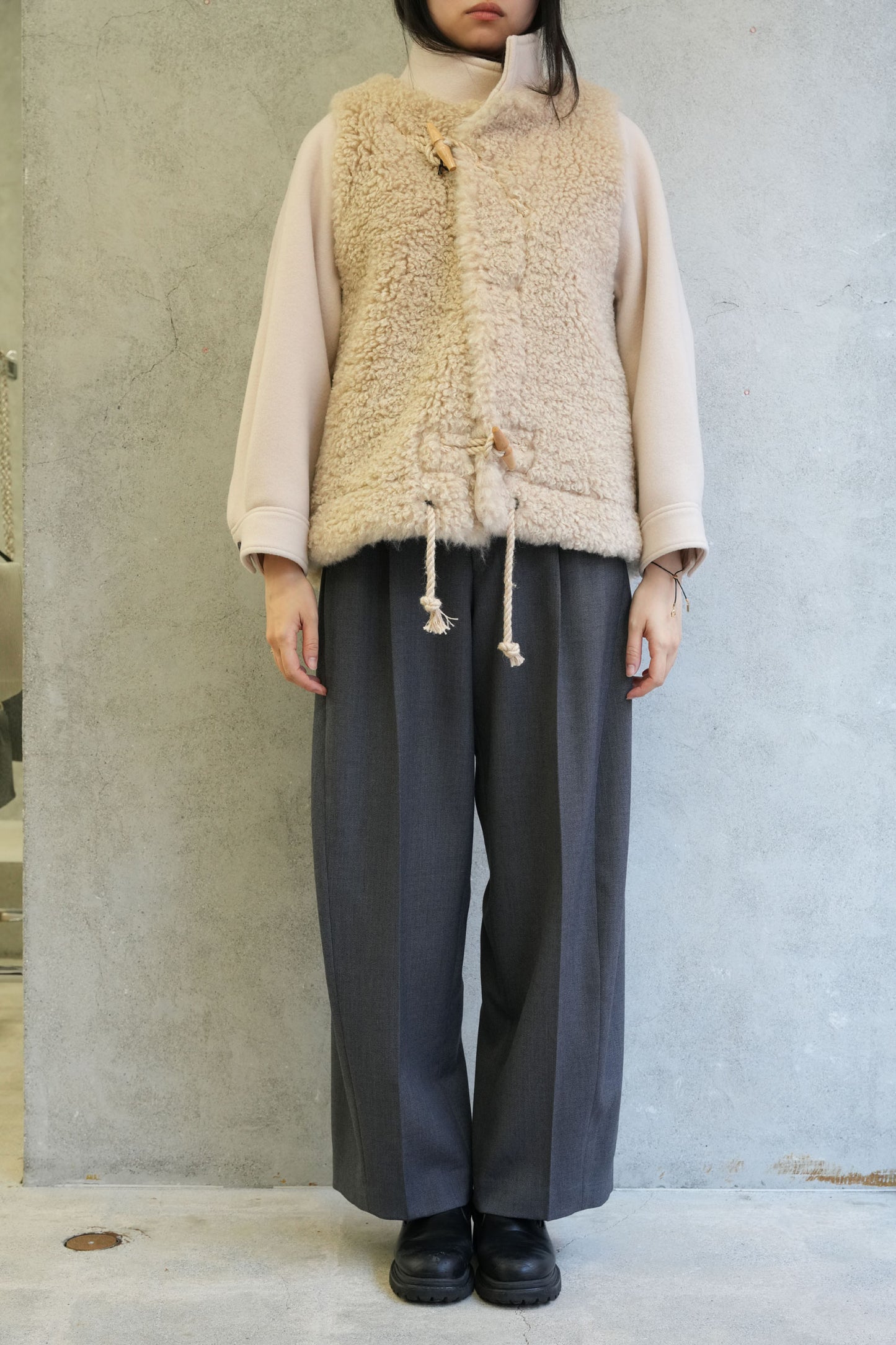 
                  
                    DOUBLE FACE FAUX SHEARLING DUFFLE JACKET-CREAM-
                  
                