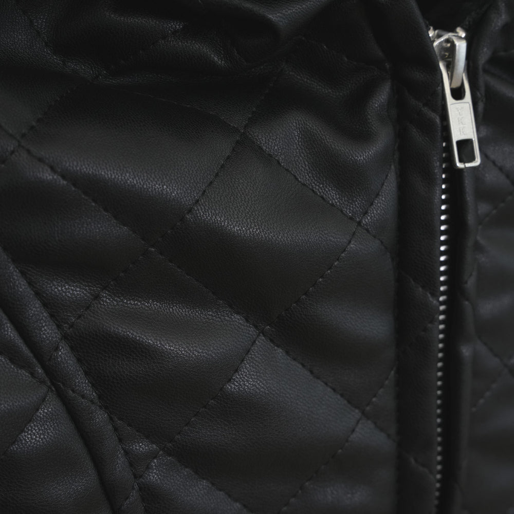 
                  
                    フェイクレザーキルディングBZ -BLACK-
                  
                