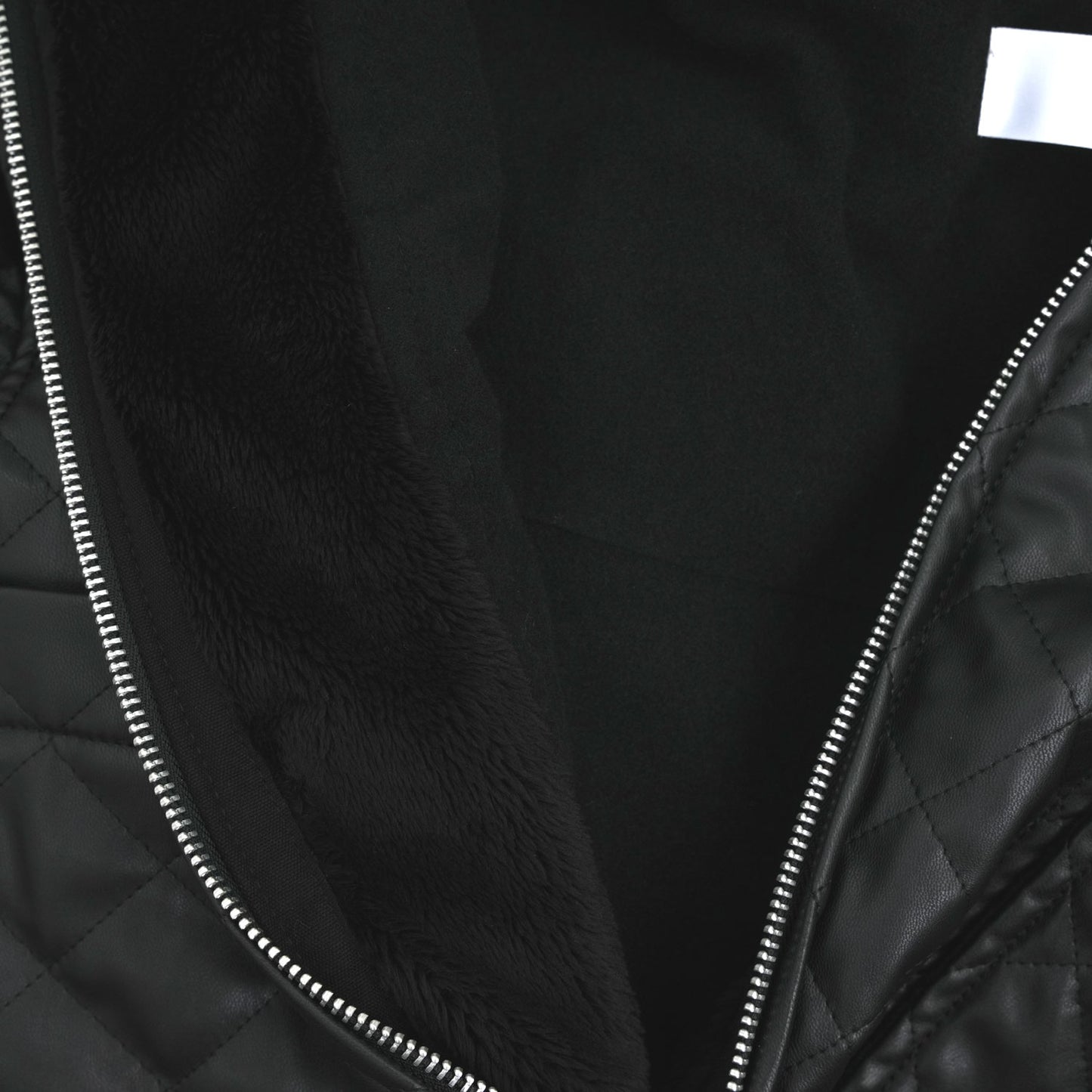 
                  
                    フェイクレザーキルディングBZ -BLACK-
                  
                