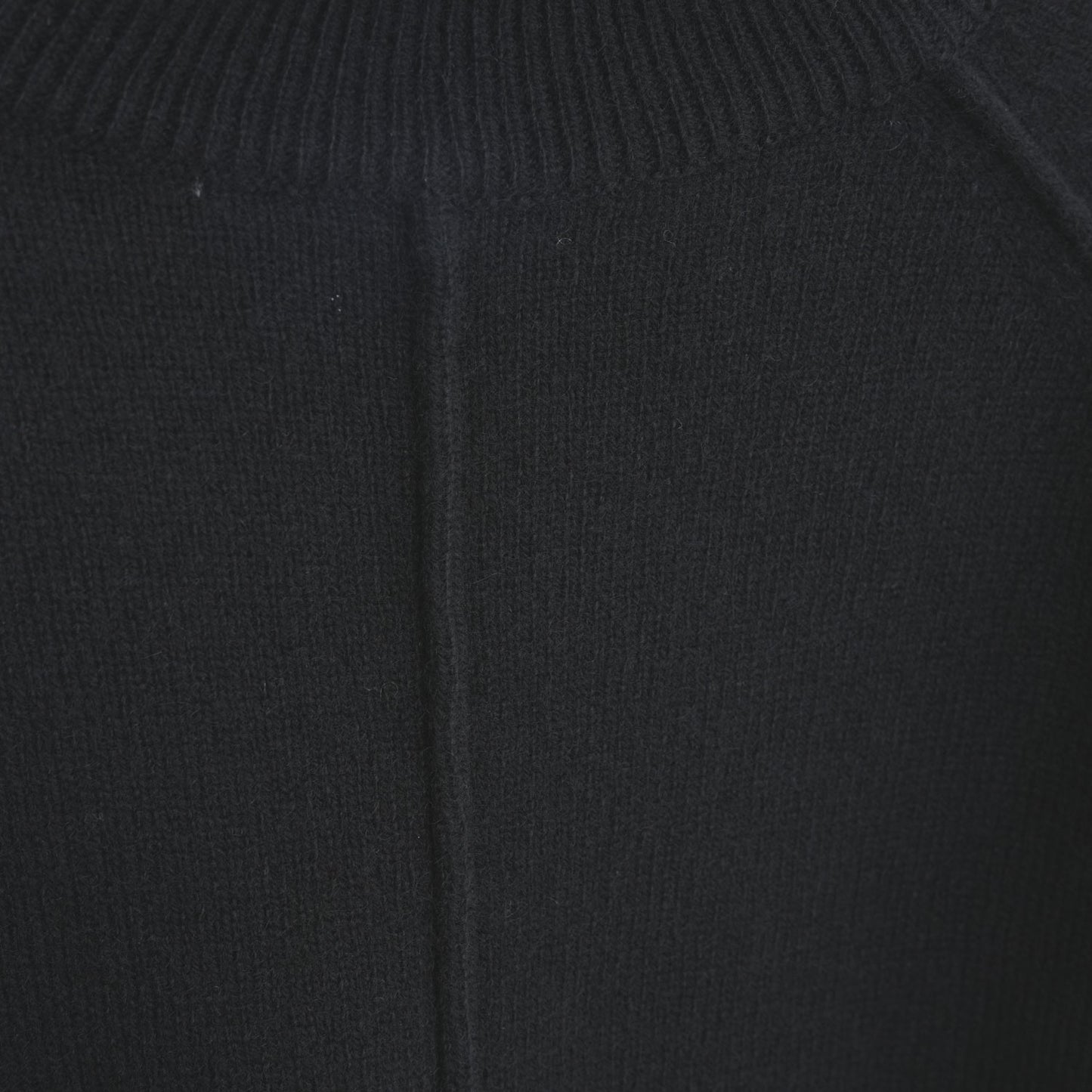 
                  
                    RIB SLEEVE SWEATER -BLACK-
                  
                