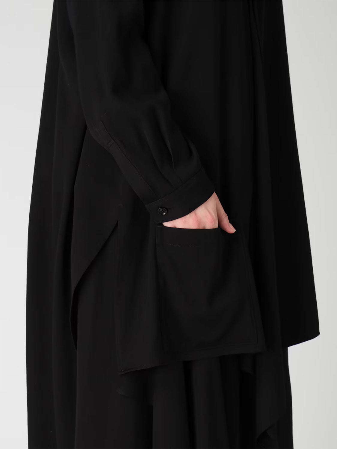 
                  
                    TRIACETATE BLEND STAND COLLAR ASYMMETRIC BLOUSE
                  
                