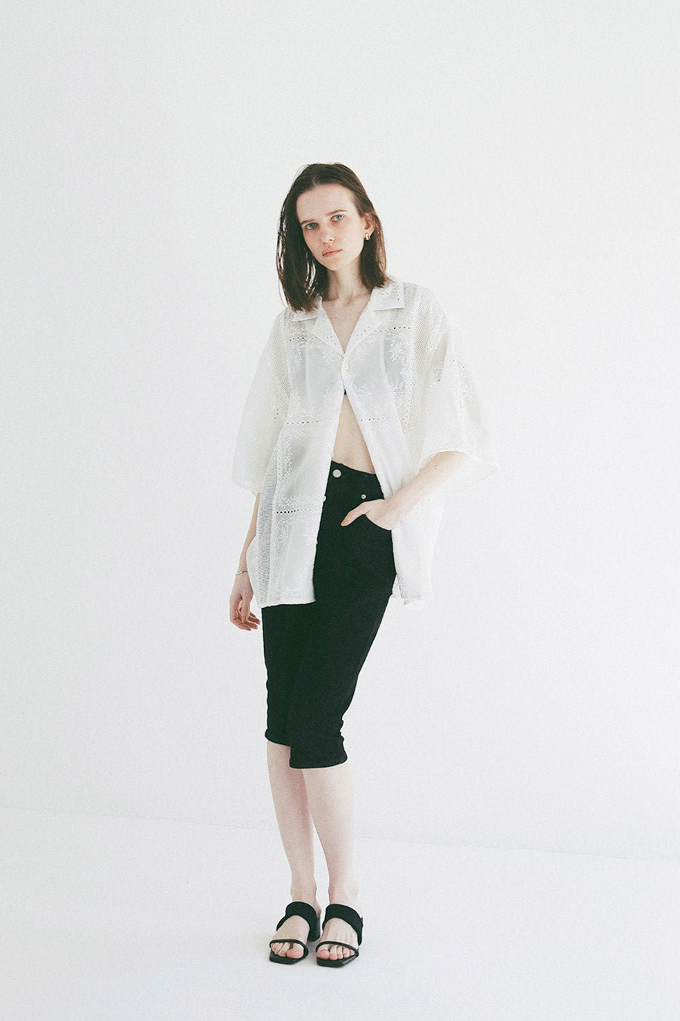 
                  
                    EMBROIDERY LACE BOX SHIRTS
                  
                