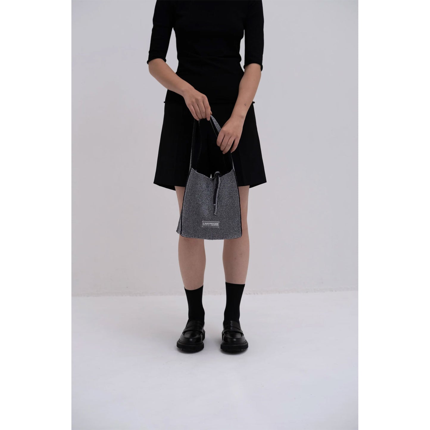 
                  
                    KYOTO METALLIC REVERSIBLE TASUKI TOTE SMALL -DARK SILVER×BLACK-
                  
                