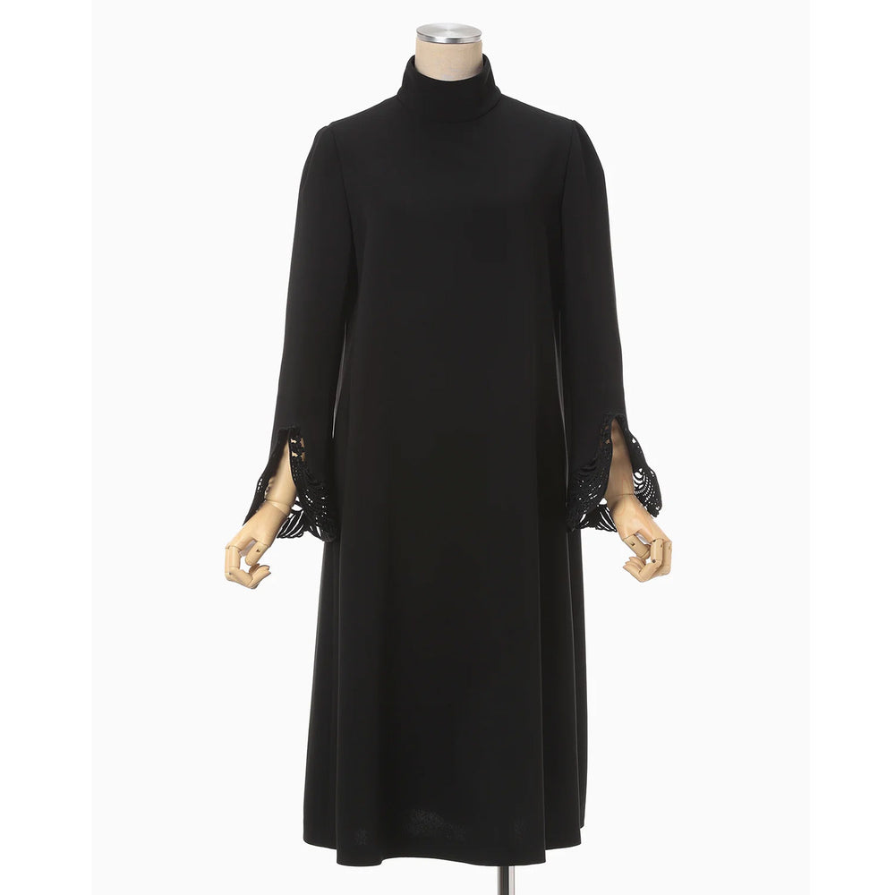 ワンピース Embroidered Cuffs A-Line Dress - black Embroidered Cuffs A-Line Dress - black – OBLIGE