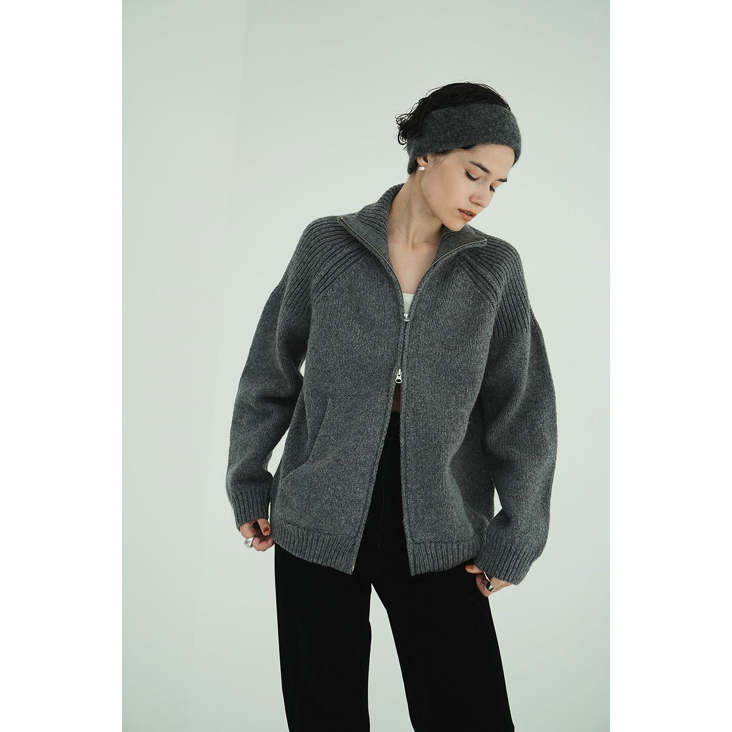 
                  
                    POCKET ZIP KNIT TOPS-GRAY-
                  
                