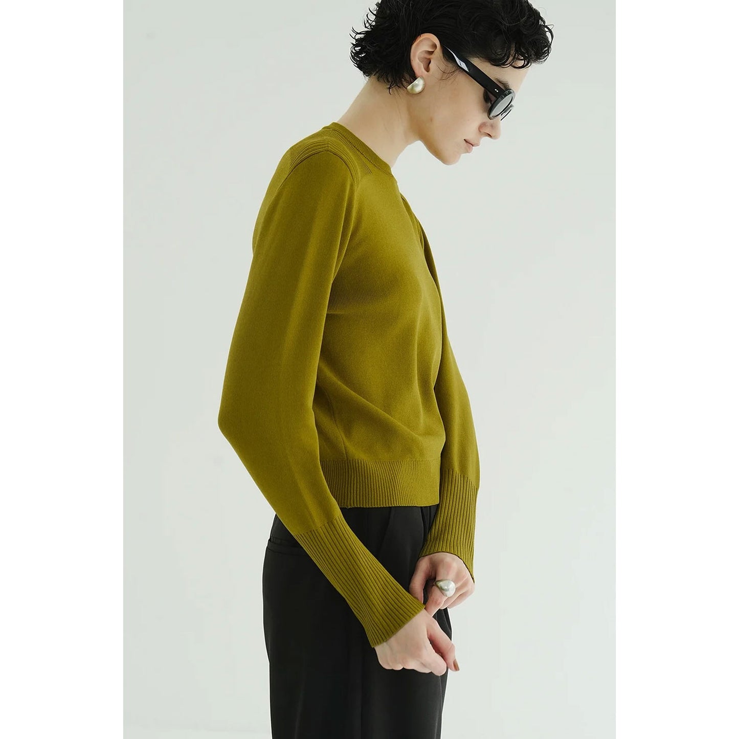 
                  
                    BASIC COMPACT KNIT TOPS -BEIGE-
                  
                