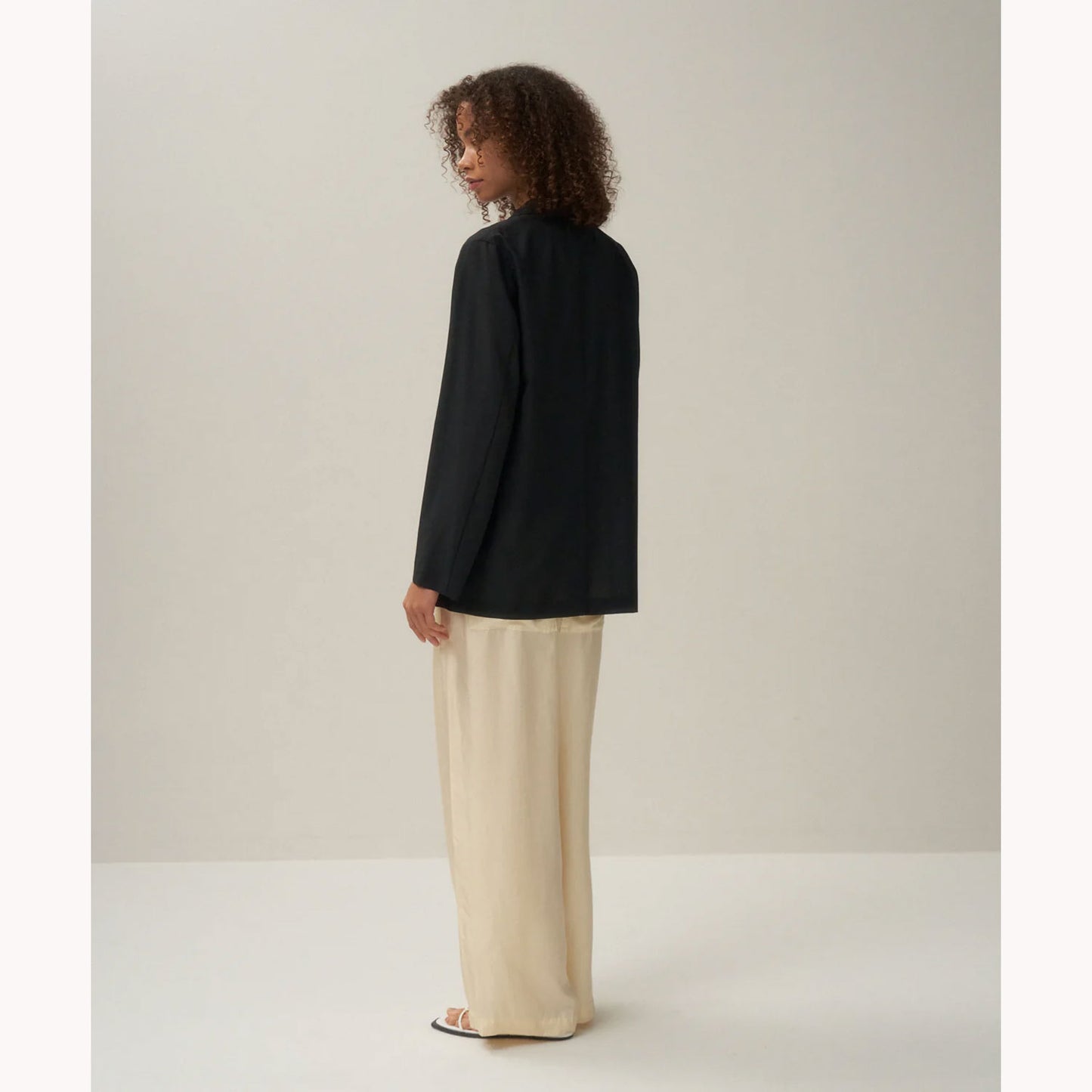 
                  
                    TECHNO WOOL GAUZE | TAILORED JACKET
                  
                