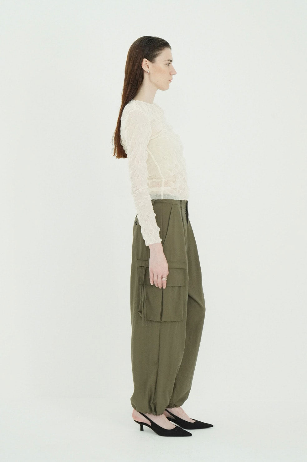 
                  
                    LOW WAIST POCKET CARGO PANTS
                  
                