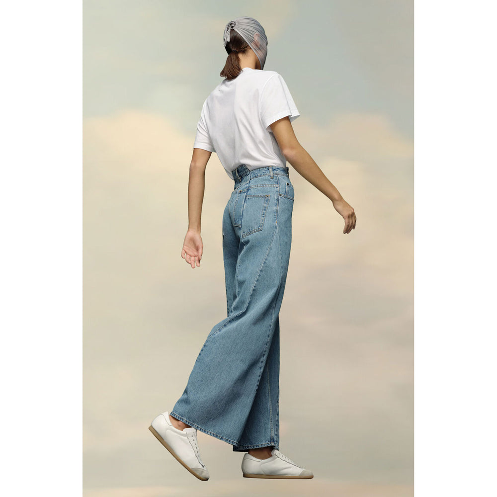 
                  
                    Denim jeans -BLUE-
                  
                