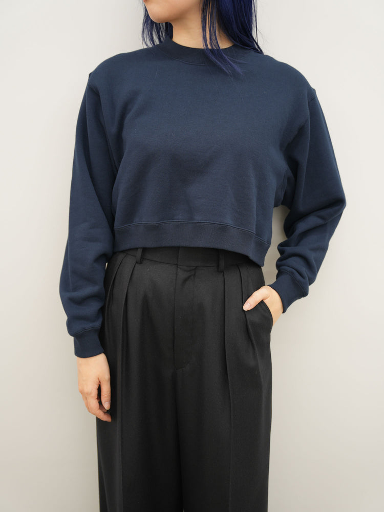 
                  
                    CROPPED SWEAT SHIRT
                  
                