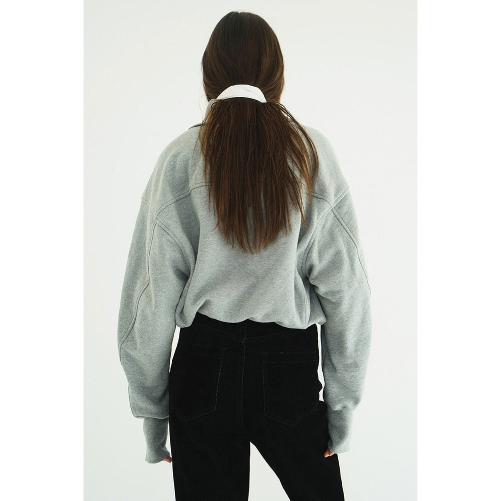 
                  
                    HALF ZIP SHORT TOPS -GRAY-
                  
                