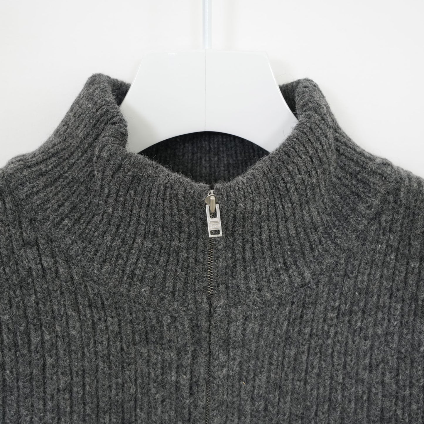 
                  
                    RIBBED KNIT WOOL VEST-CAMEL-
                  
                