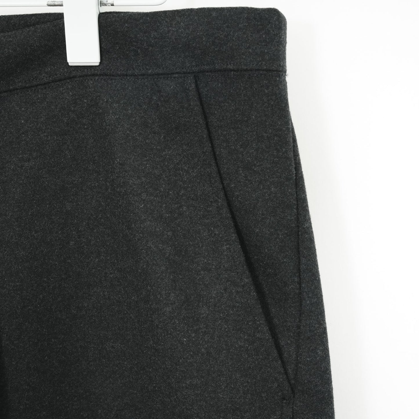 
                  
                    MERCY BARREL TROUSERS -CHARCOAL-
                  
                