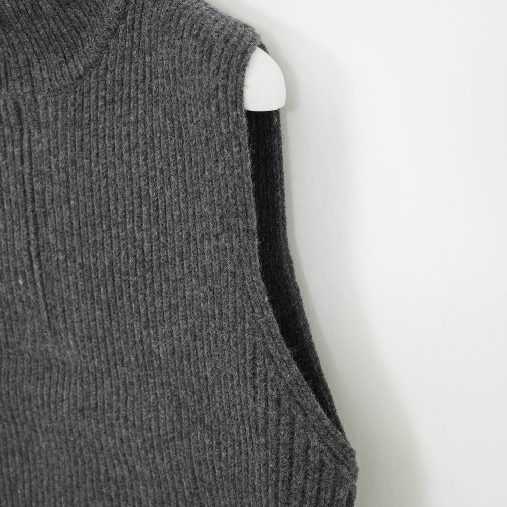 
                  
                    RIBBED KNIT WOOL VEST-CAMEL-
                  
                