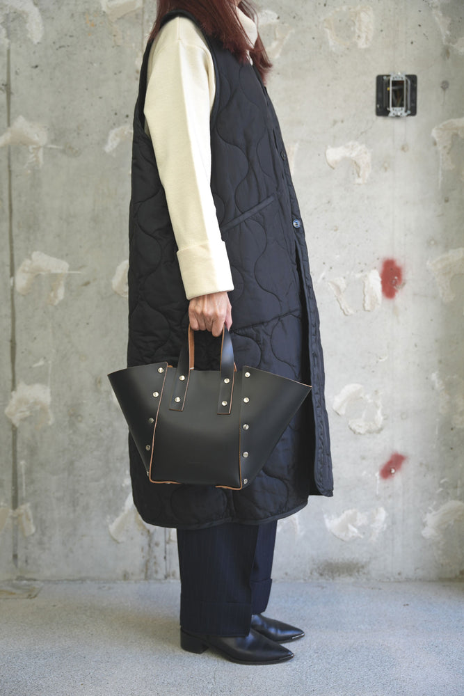 
                  
                    assemble hand bag wide S -BLACK-
                  
                