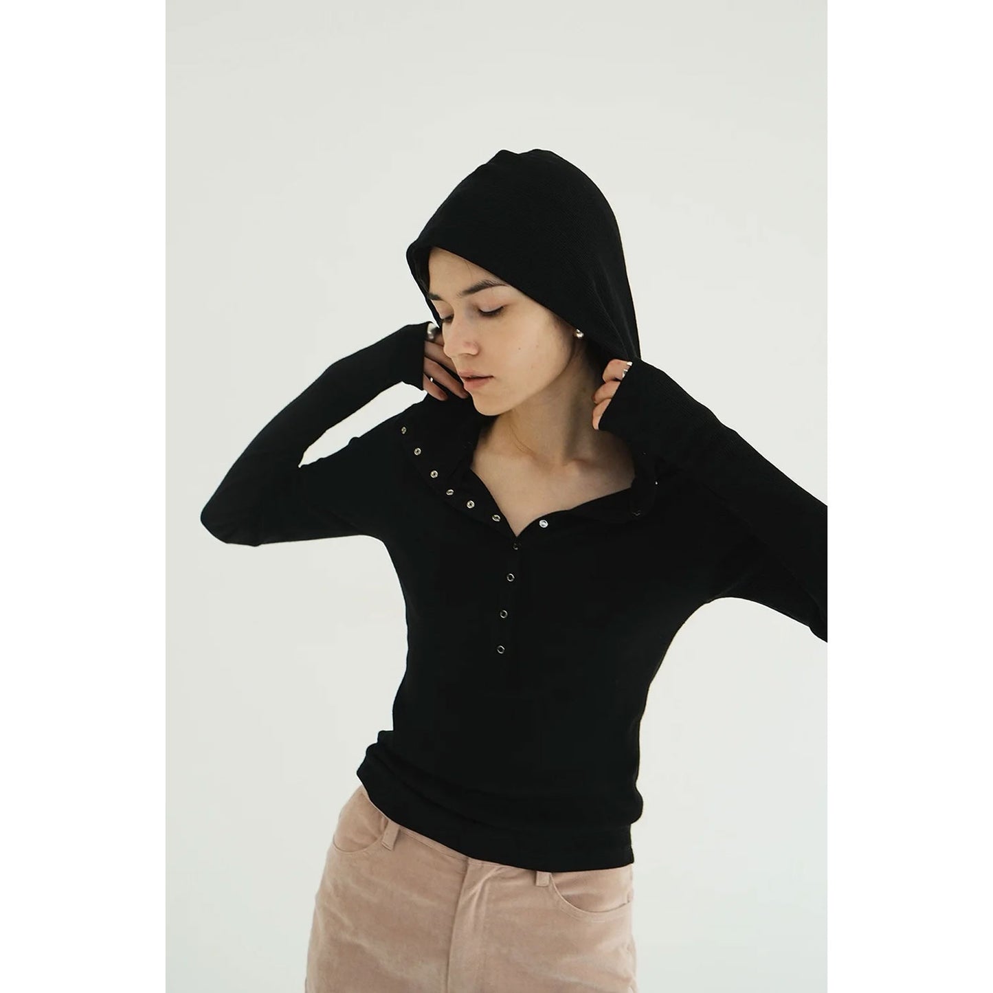 
                  
                    WOOL RIB HOODED TIGHT TOPS -GRAY-
                  
                