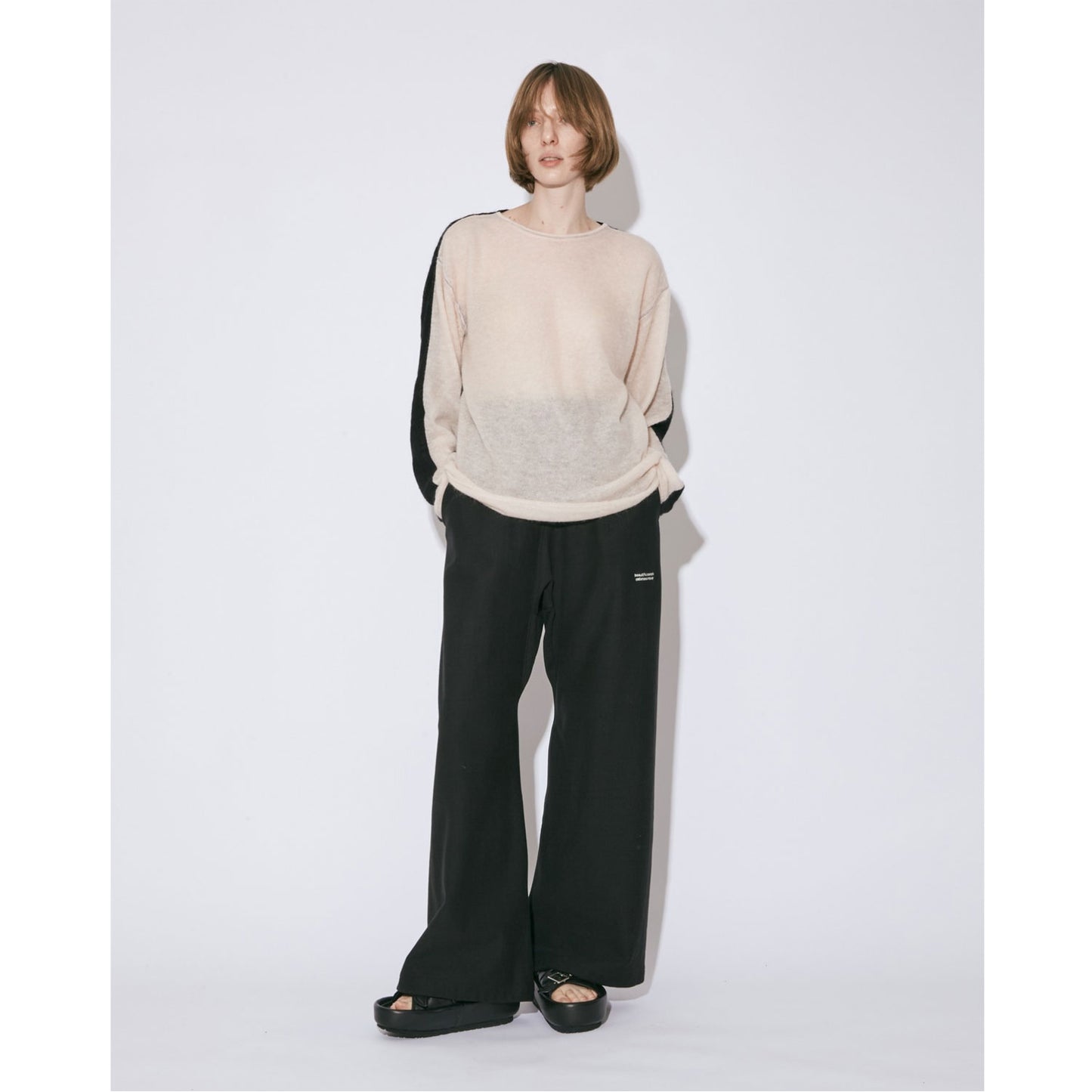 
                  
                    suvin compact sweat wide straight pants
                  
                