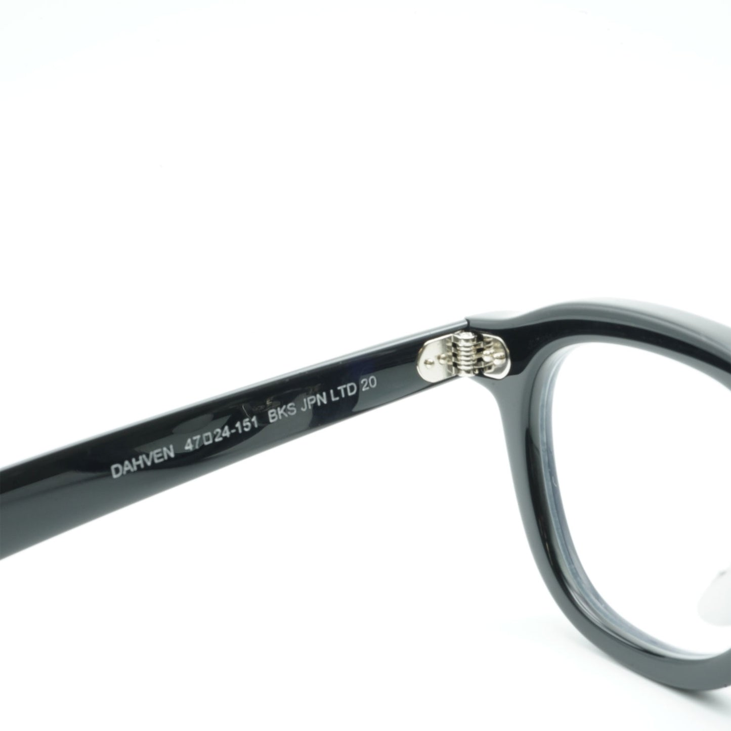 
                  
                    DAHVEN 47 BKS JPN LTD 20
                  
                