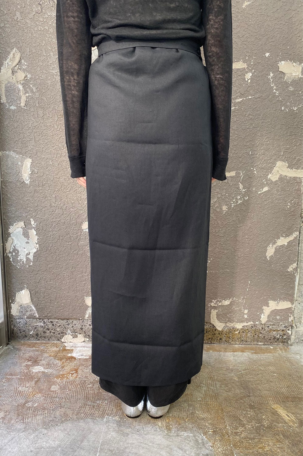 
                  
                    LINEN WRAP SKIRT-BLACK-
                  
                
