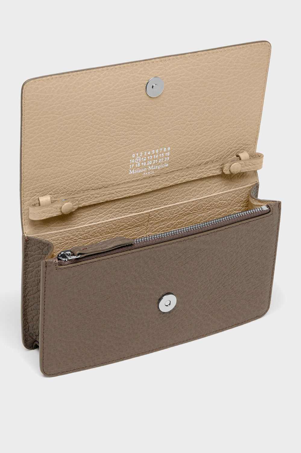 
                  
                    4-Stitch Bi-Color Chain Wallet
                  
                