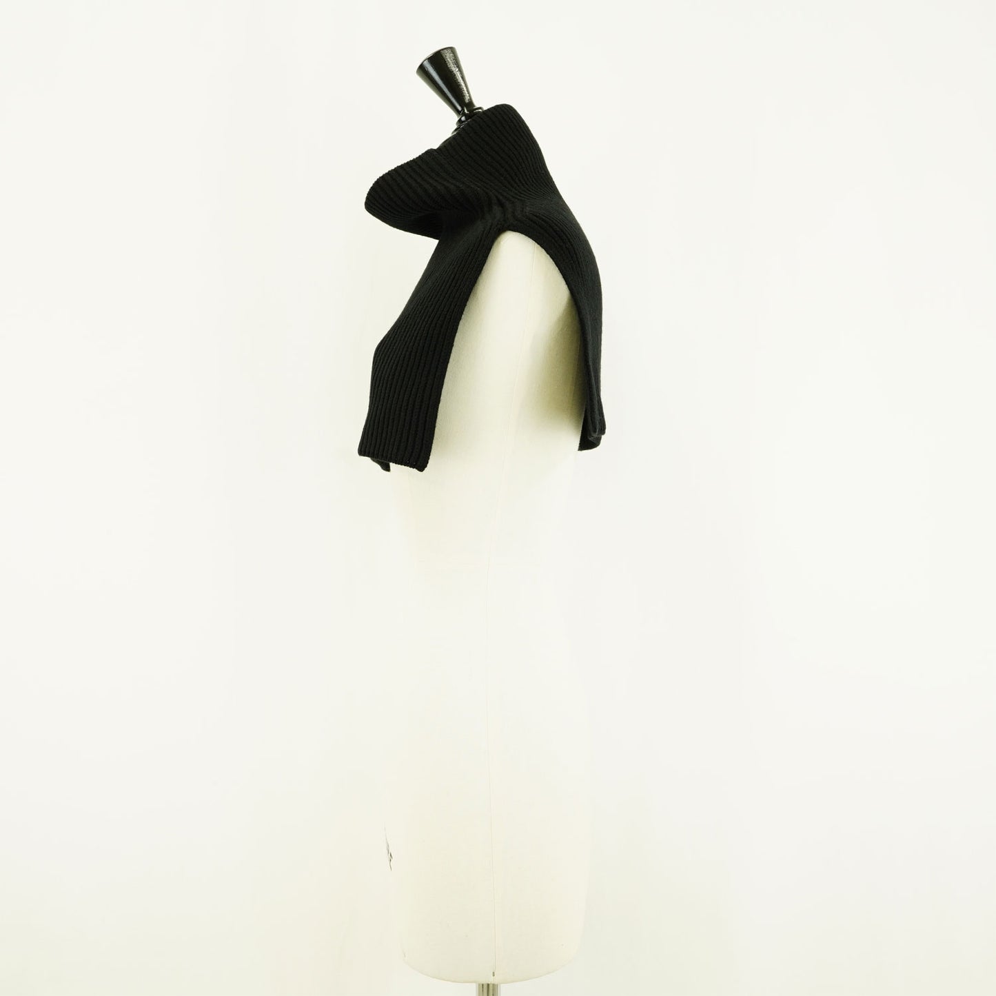 
                  
                    RIBBED NECK WARMER
                  
                