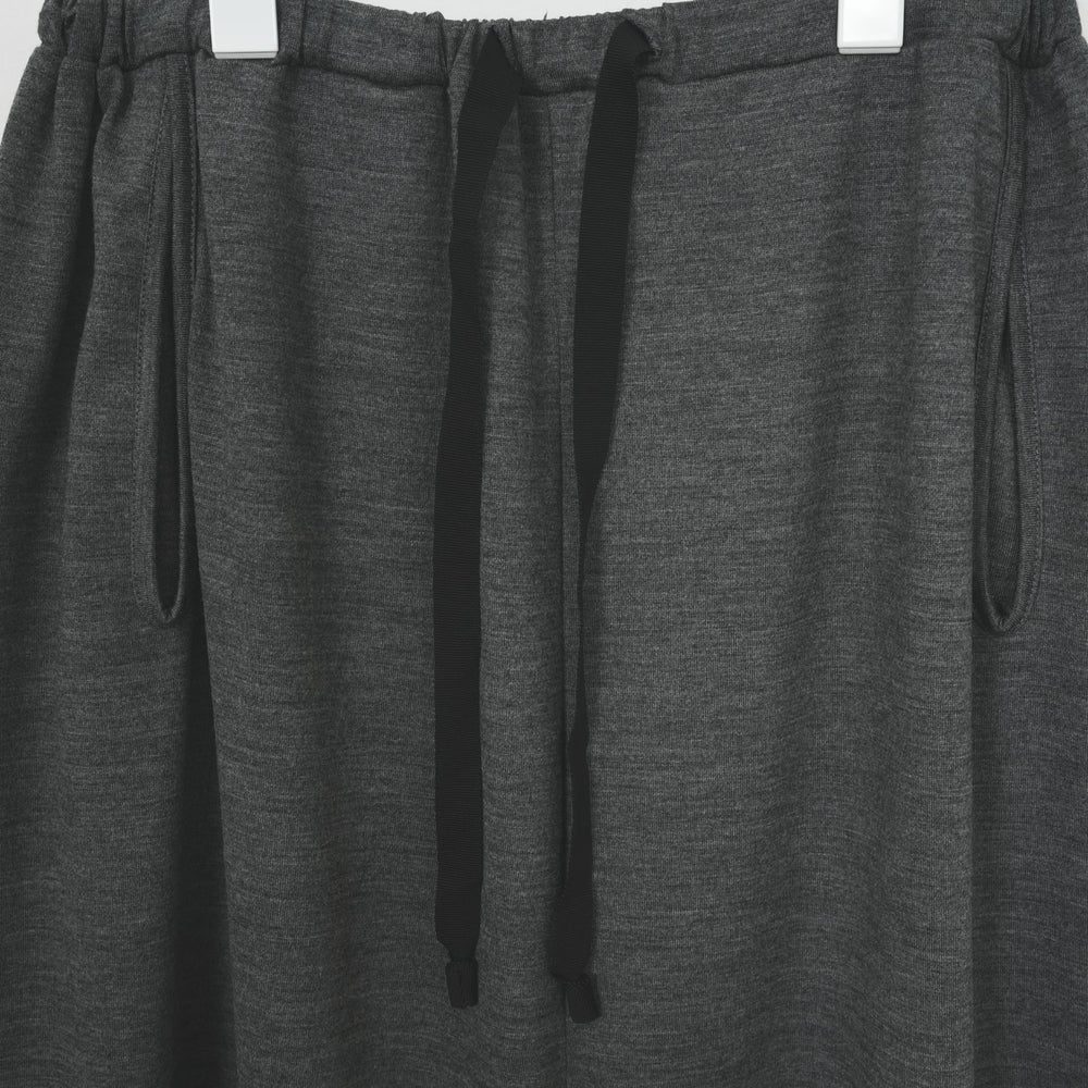 
                  
                    ALISON TROUSERS / HIGH GAUGE PURE WOOL JERSEY -DK GREY-
                  
                