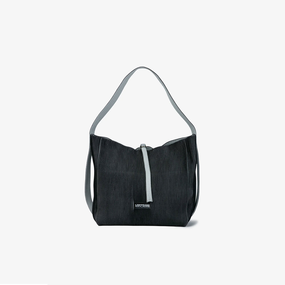 ARC TOTE LARGE-BLACK×IVORY-