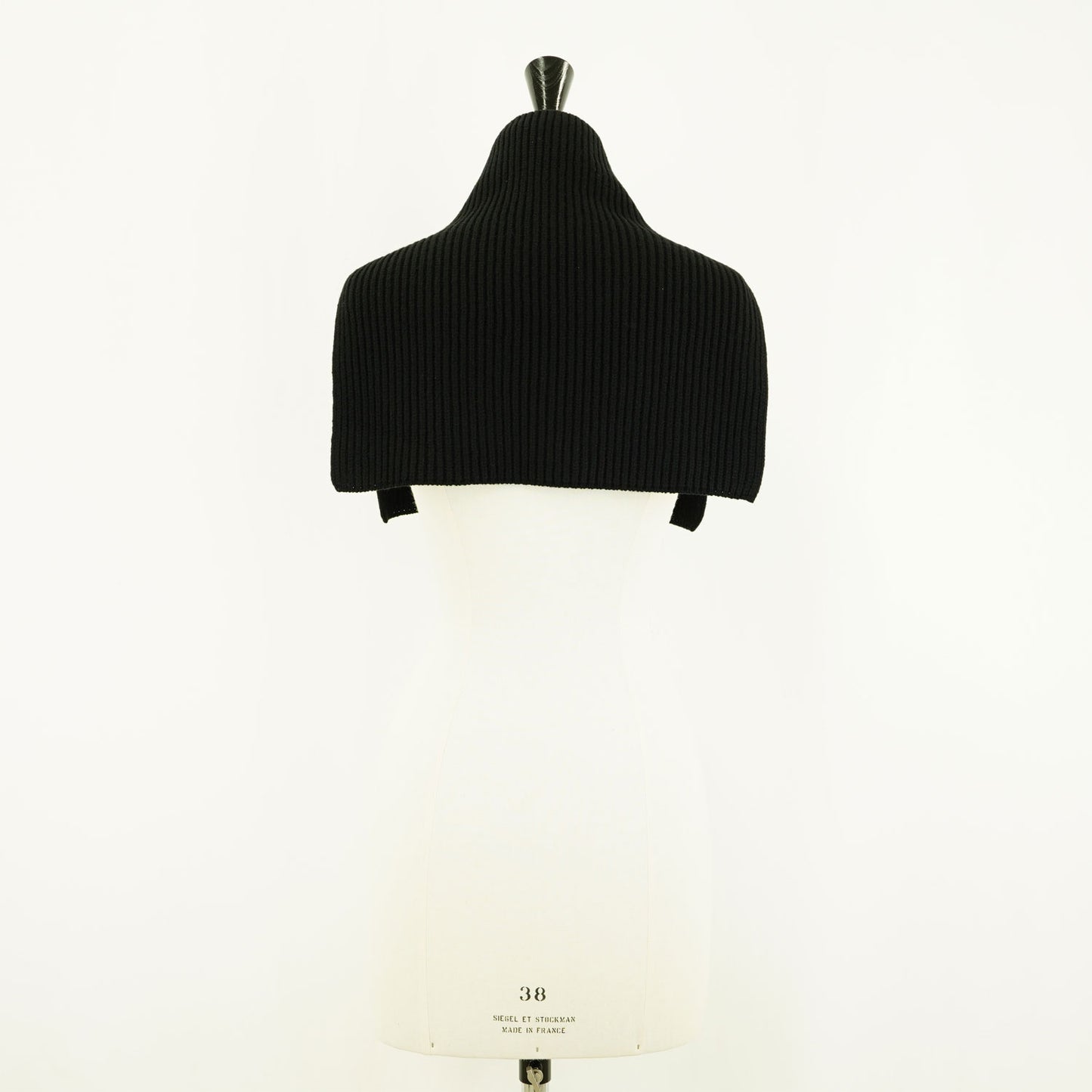 
                  
                    RIBBED NECK WARMER
                  
                