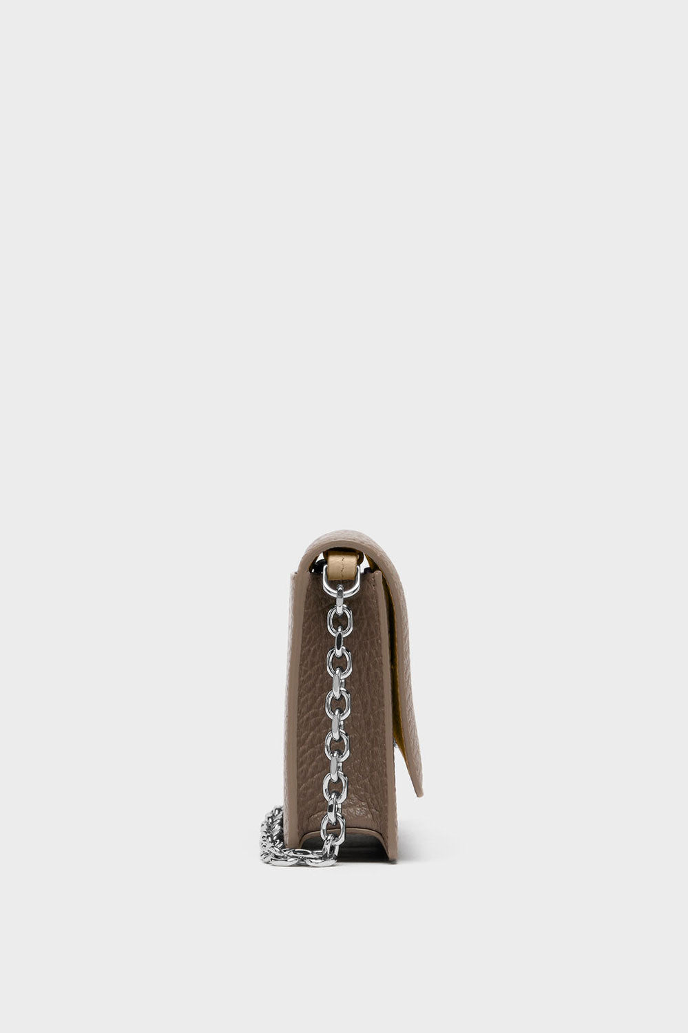 
                  
                    4-Stitch Bi-Color Chain Wallet
                  
                