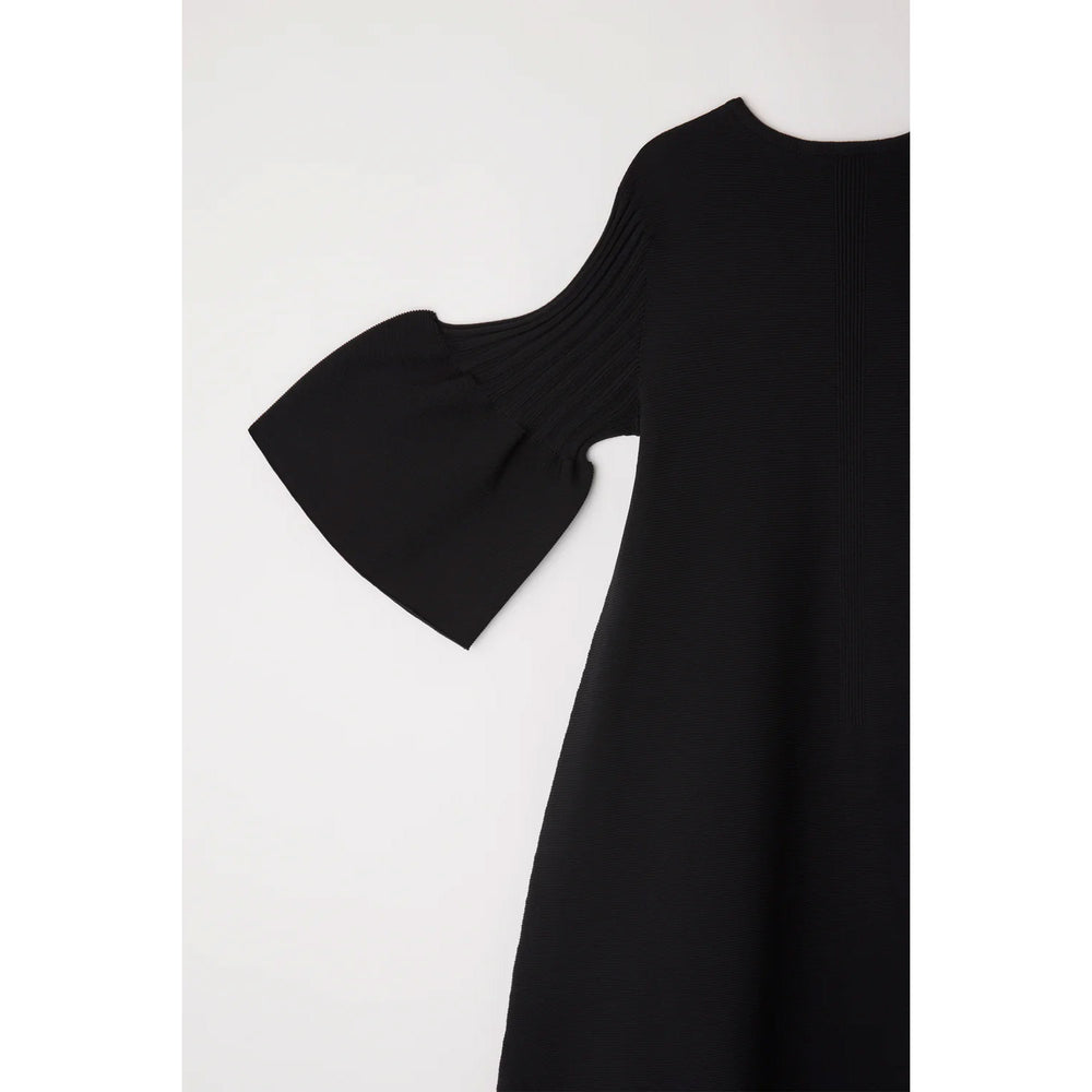 
                  
                    POTTERY SHORT BELL SLEEVE FLARE DRESS -BLACK-
                  
                