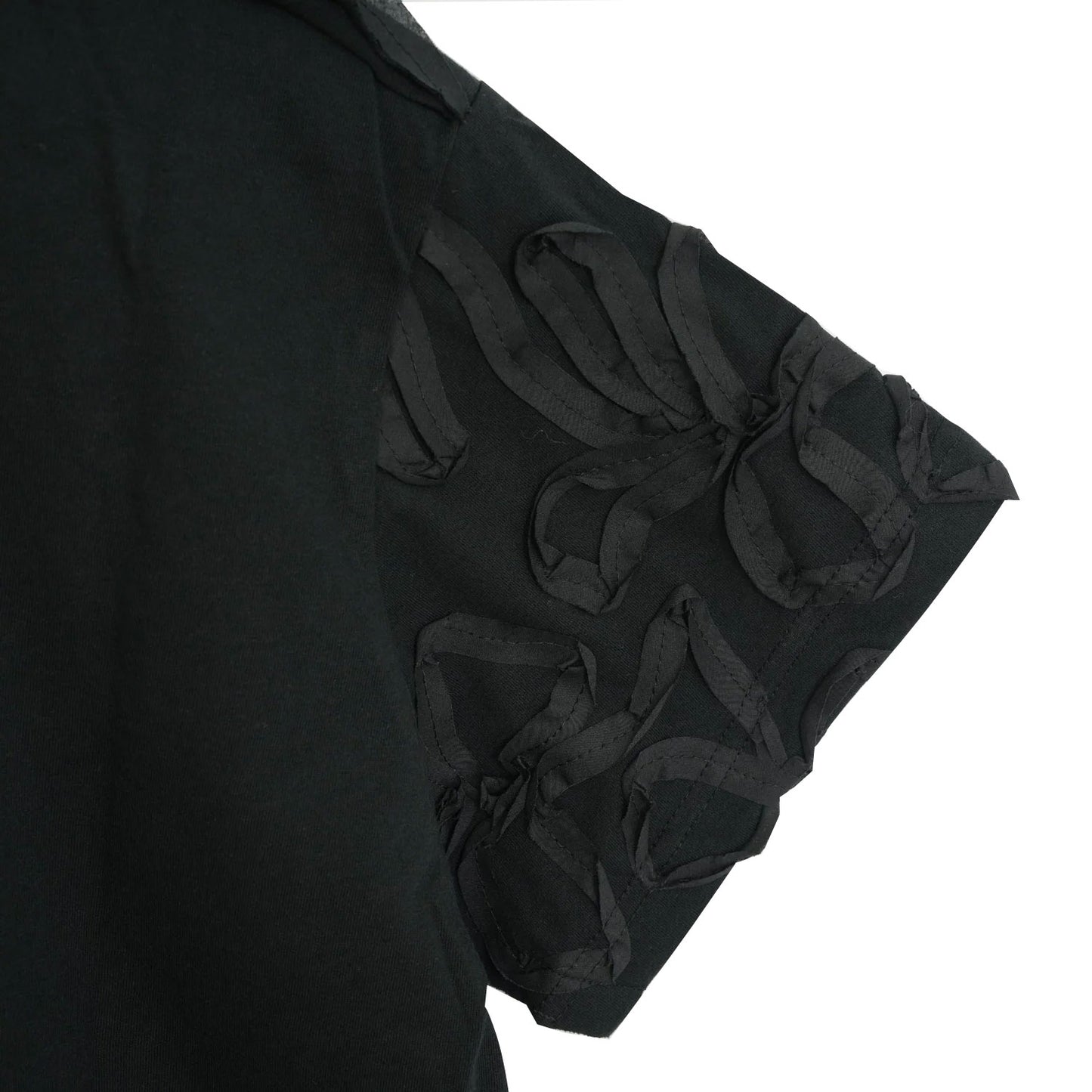 
                  
                    リボン刺繍Tシャツ -BLACK-
                  
                