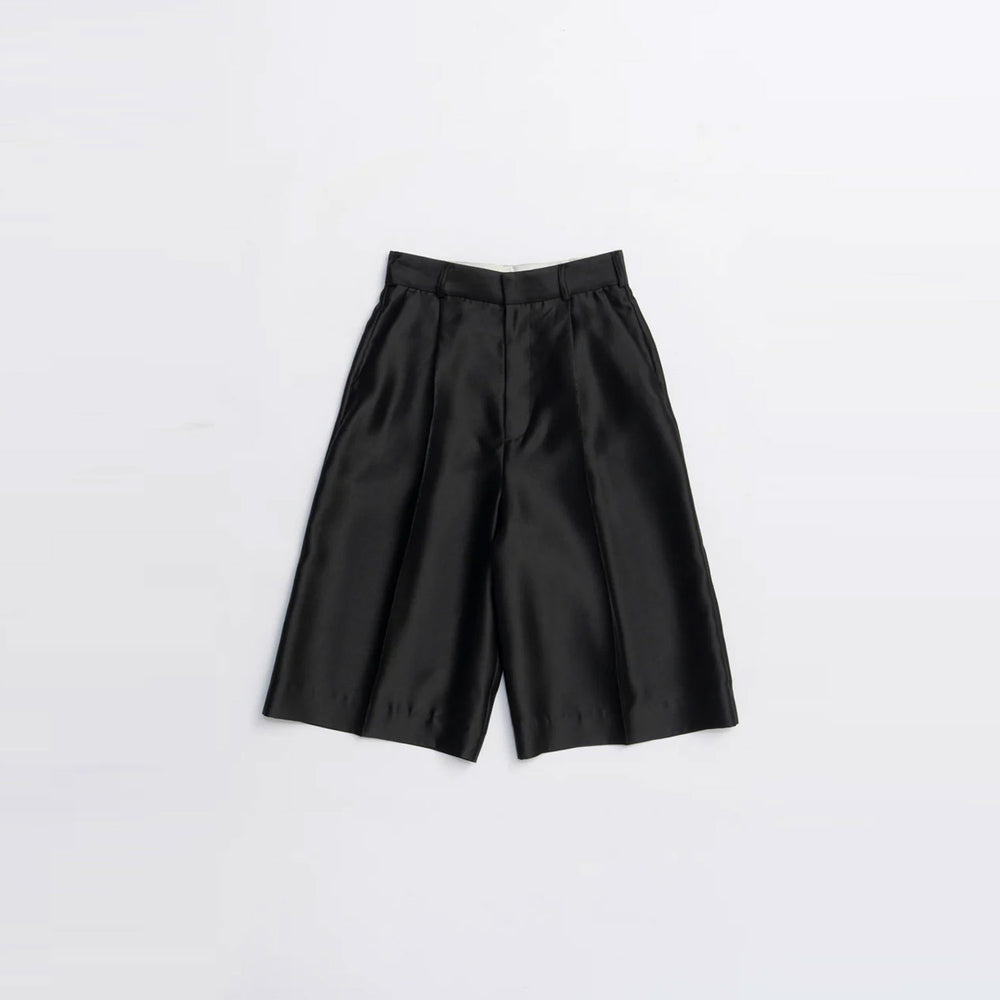 
                  
                    Organza Bermuda Pants-BLACK-
                  
                
