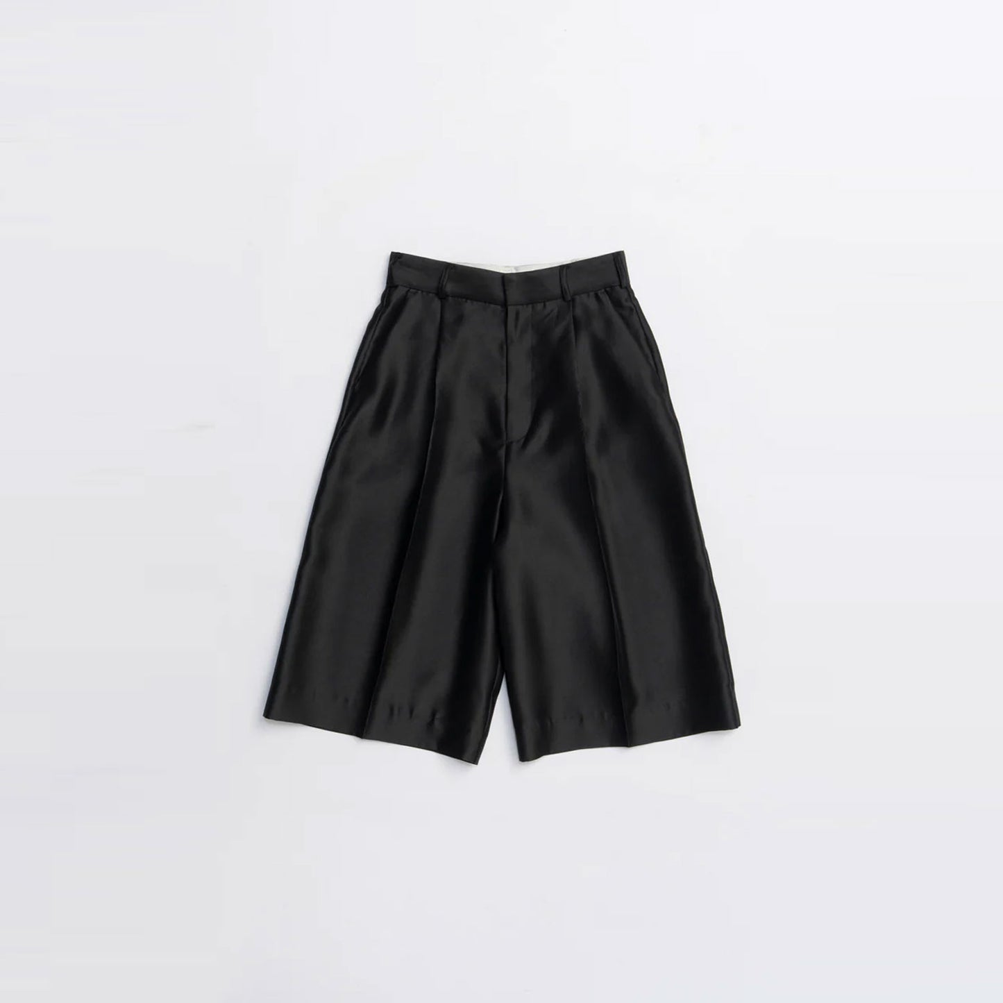 
                  
                    Organza Bermuda Pants-BLACK-
                  
                
