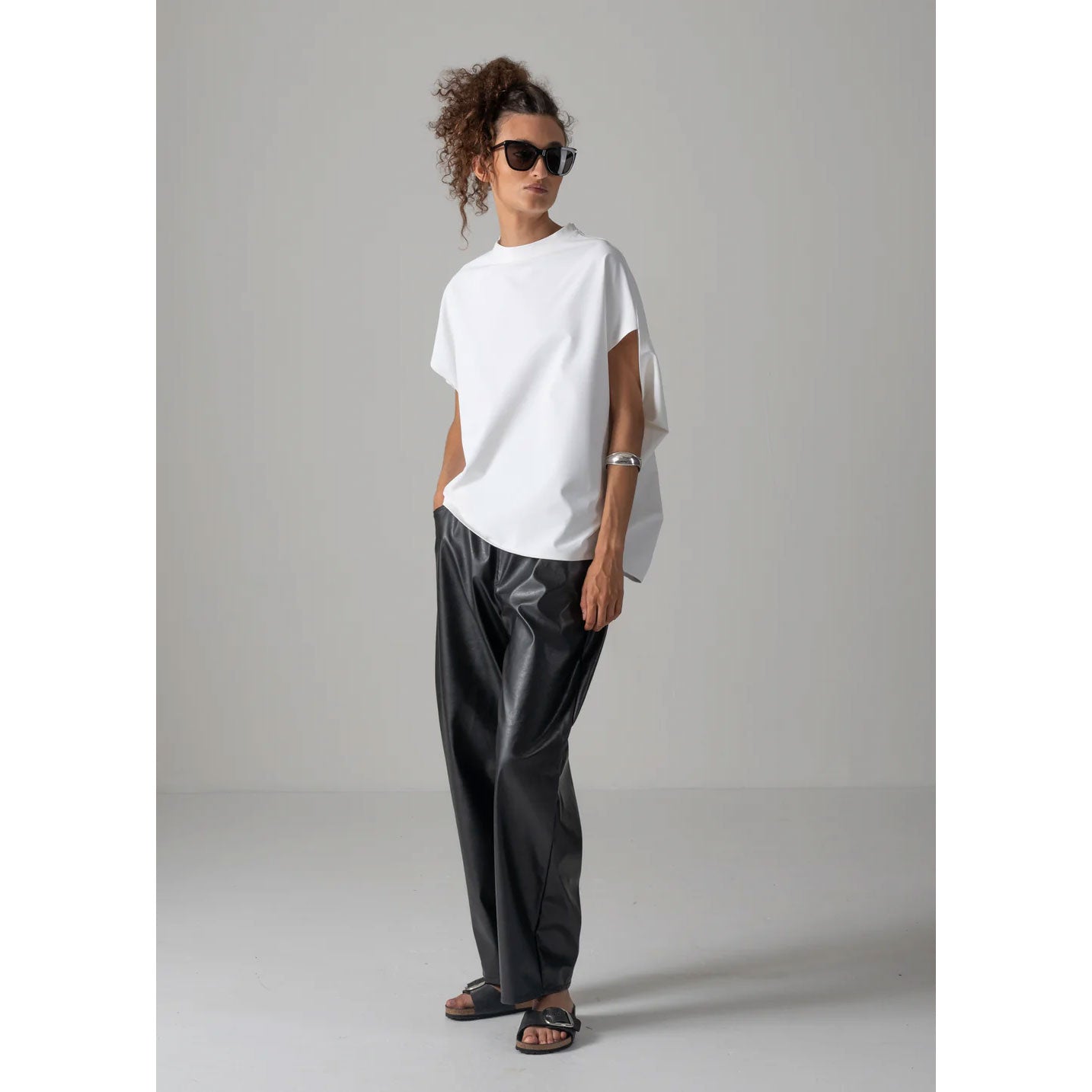 
                  
                    NORMA TOP-WHITE-
                  
                