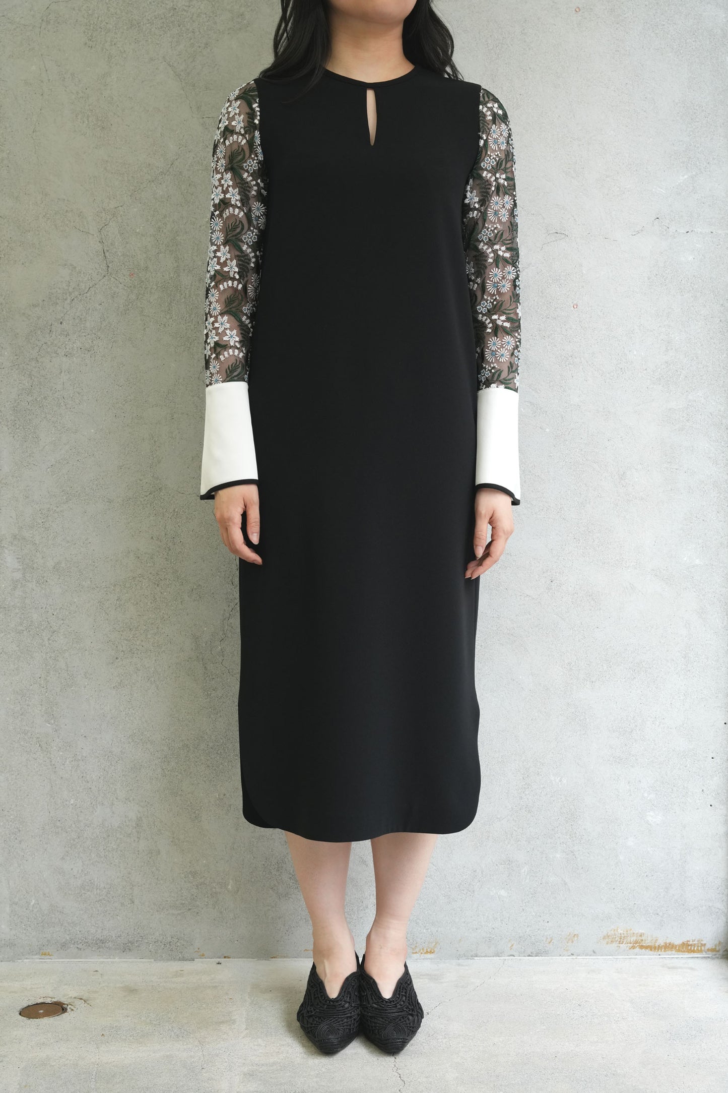 
                  
                    Floral Lace-Sleeve Classic Dress - black
                  
                