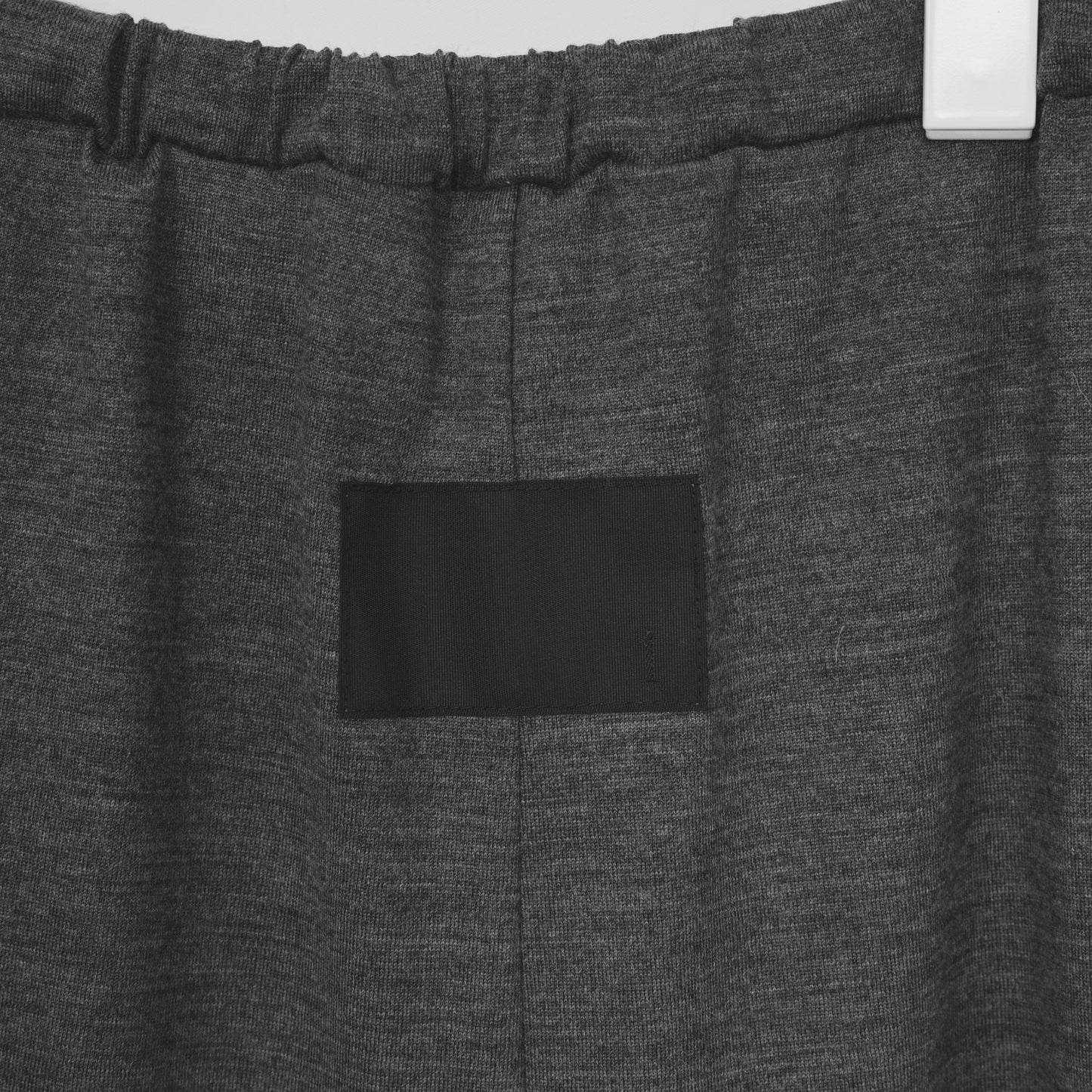 
                  
                    ALISON TROUSERS / HIGH GAUGE PURE WOOL JERSEY -DK GREY-
                  
                
