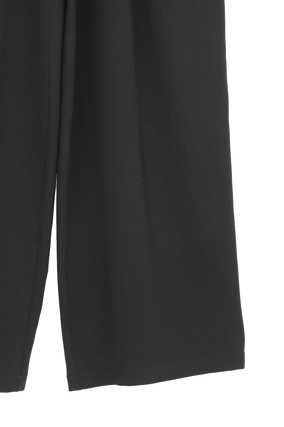 
                  
                    DRAWSTRING LOOSE TUCK PANTS
                  
                