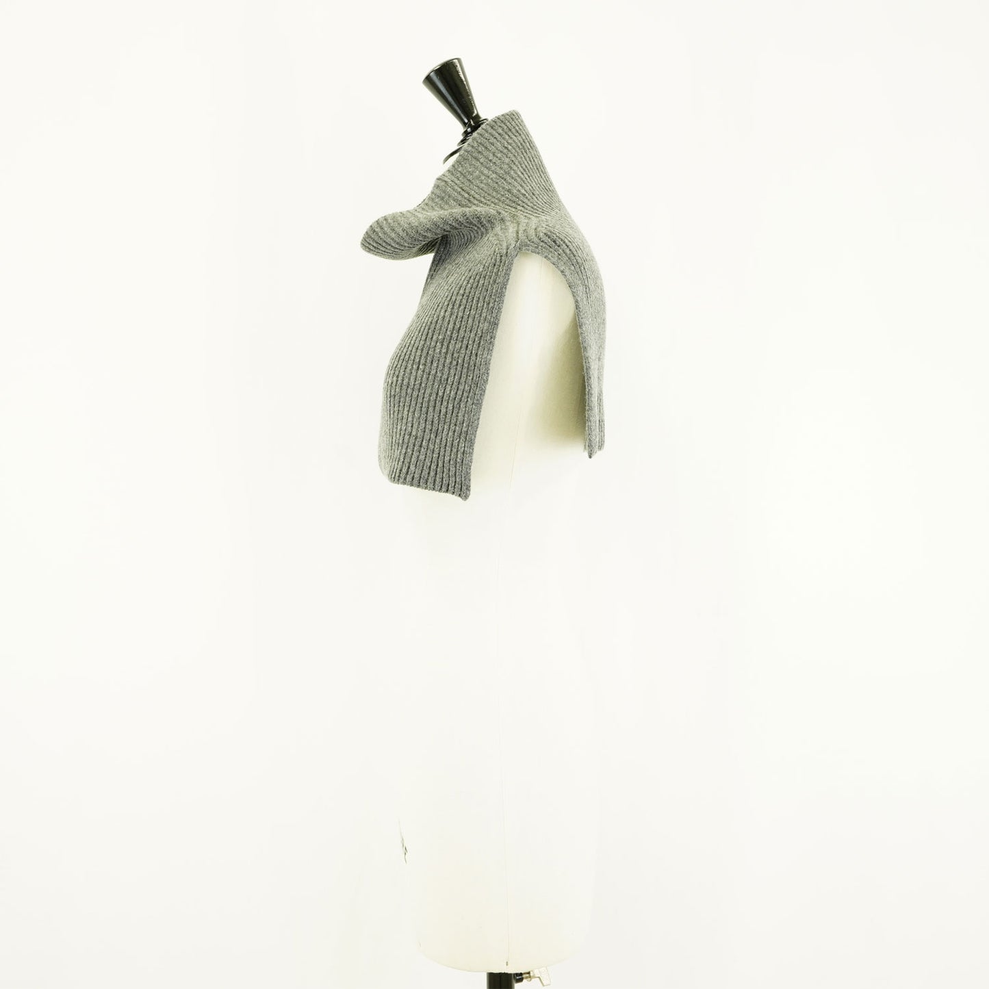 
                  
                    RIBBED NECK WARMER
                  
                
