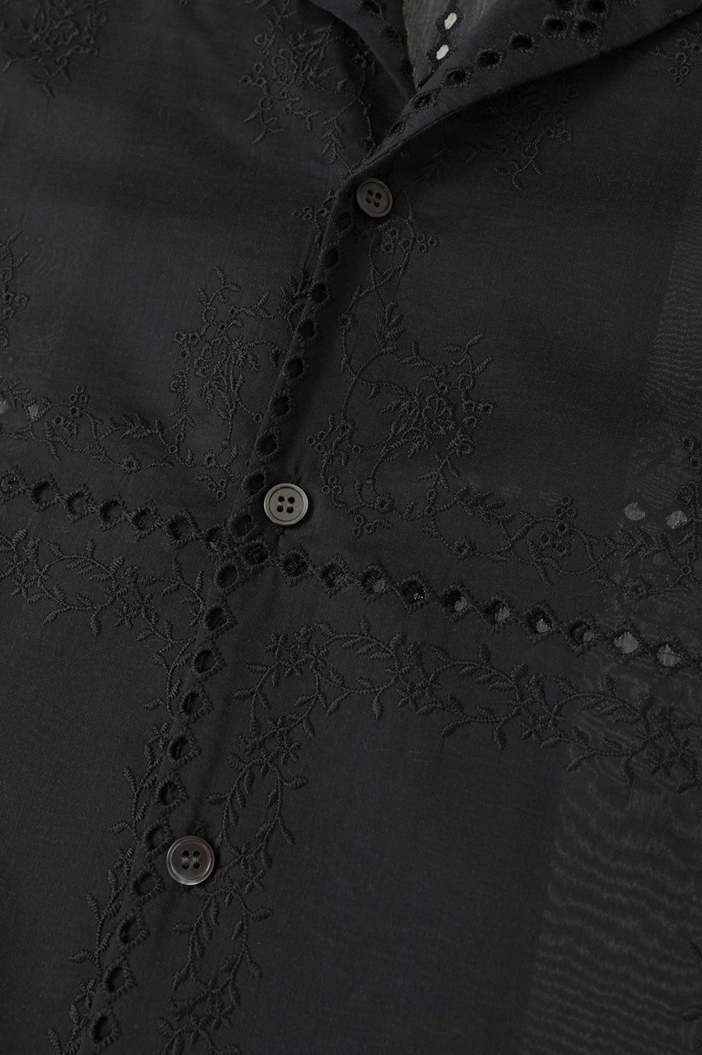 
                  
                    EMBROIDERY LACE BOX SHIRTS
                  
                