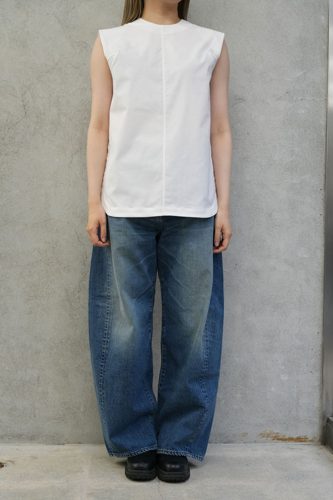 
                  
                    TASLAN TWILL SLEEVELESS TOP-WHITE-
                  
                