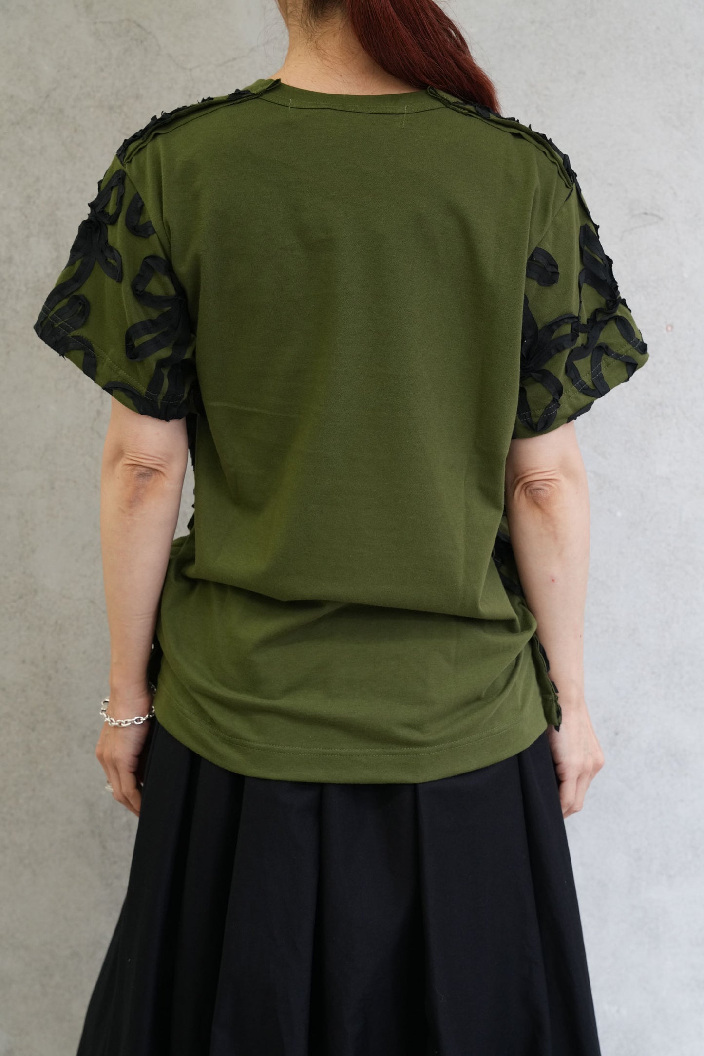 
                  
                    リボン刺繍Tシャツ -BLACK-
                  
                