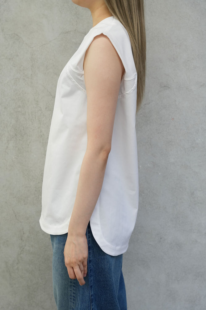 
                  
                    TASLAN TWILL SLEEVELESS TOP-WHITE-
                  
                