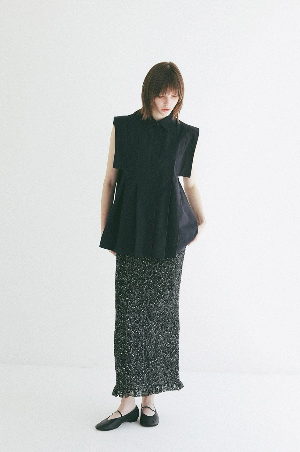 
                  
                    PANELL PLEAT SQUARE SLEEVE SHIRTS -NAVY-
                  
                
