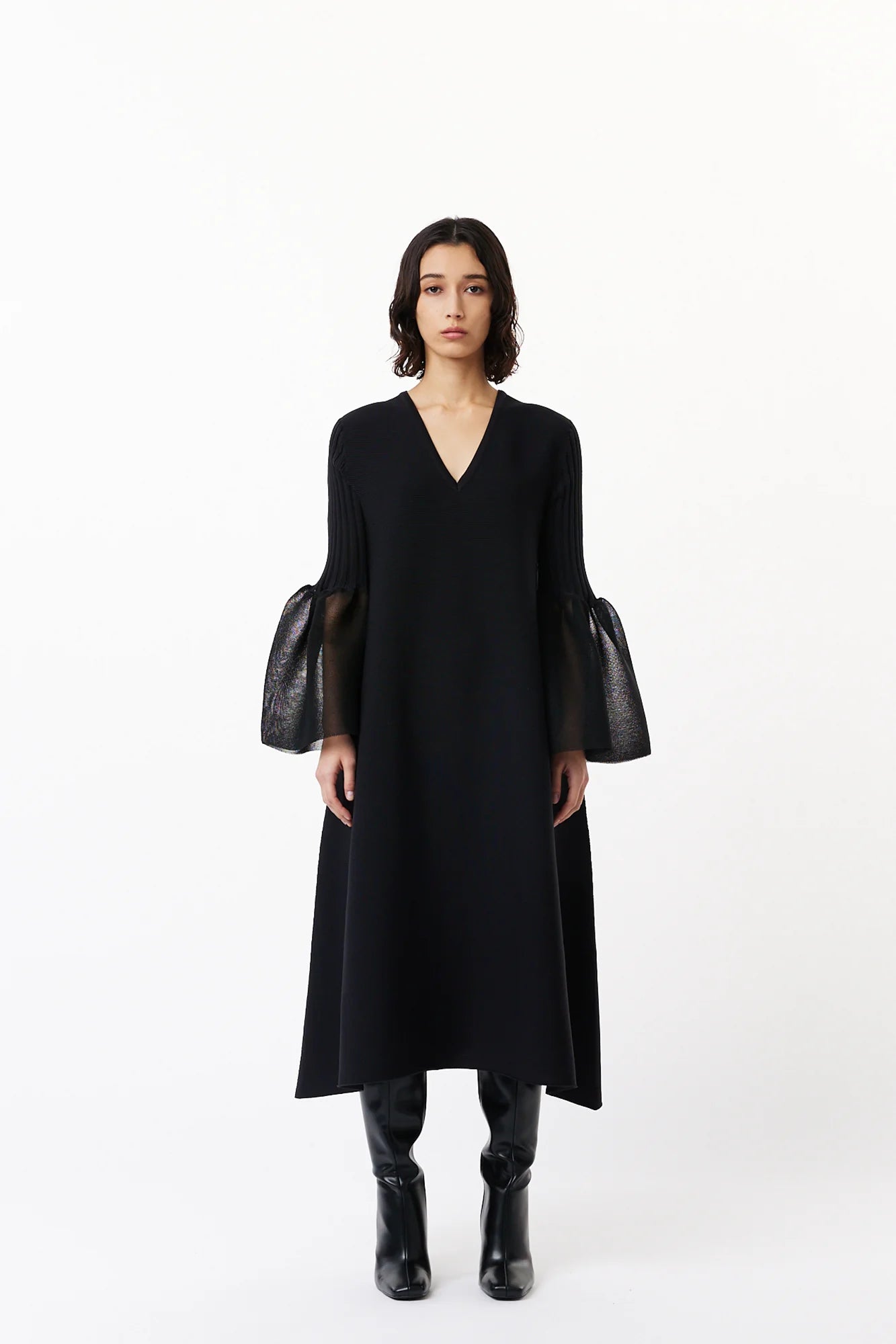 POTTERY LUCENT LONG BELL SLEEVE FLARE DRESS – OBLIGE