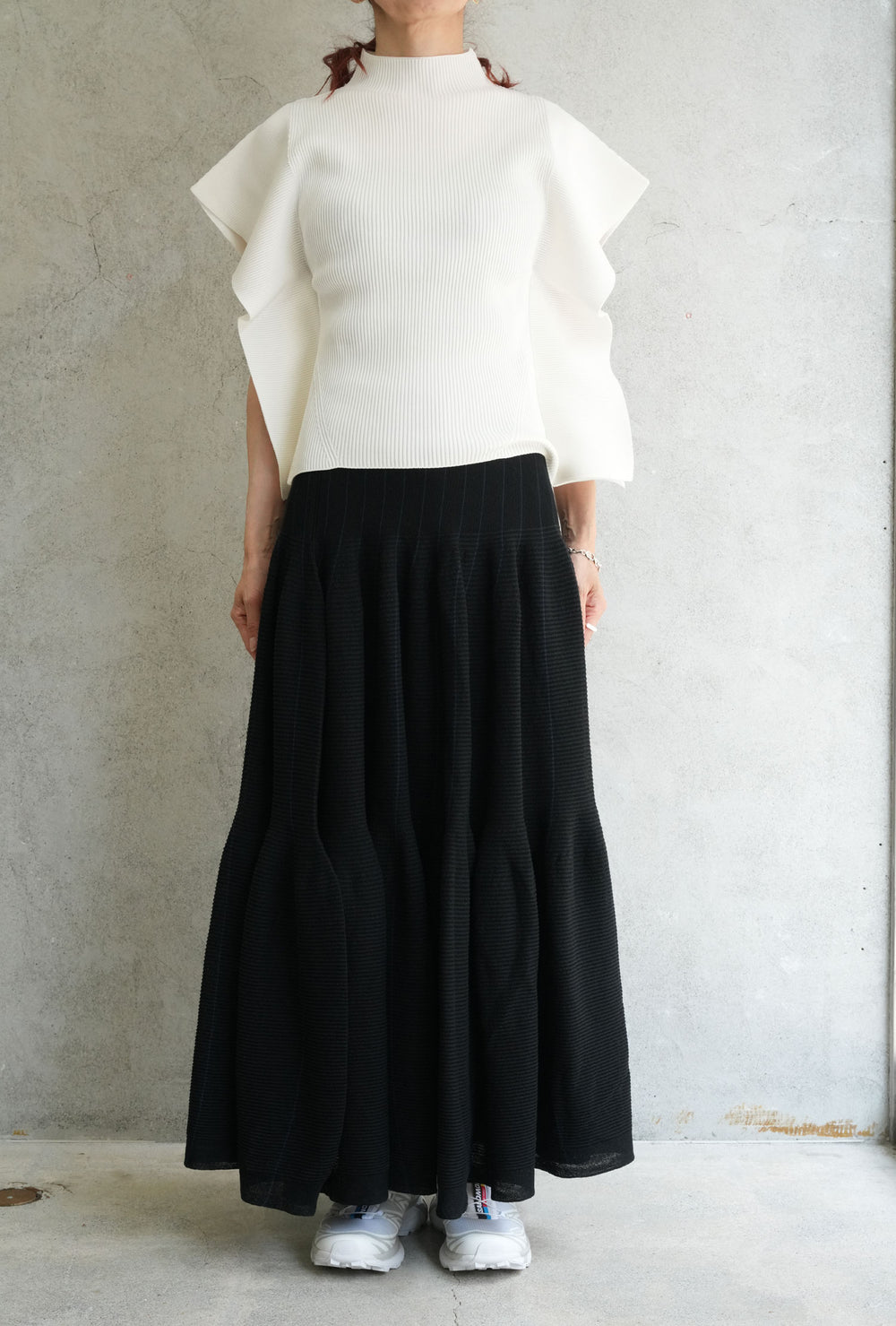 PORTRAIT CREASE TOP-WHITE- – OBLIGE