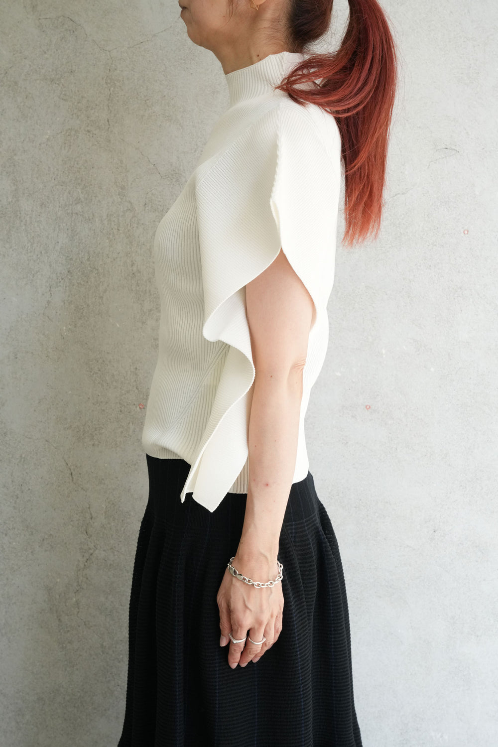 PORTRAIT CREASE TOP-WHITE- – OBLIGE