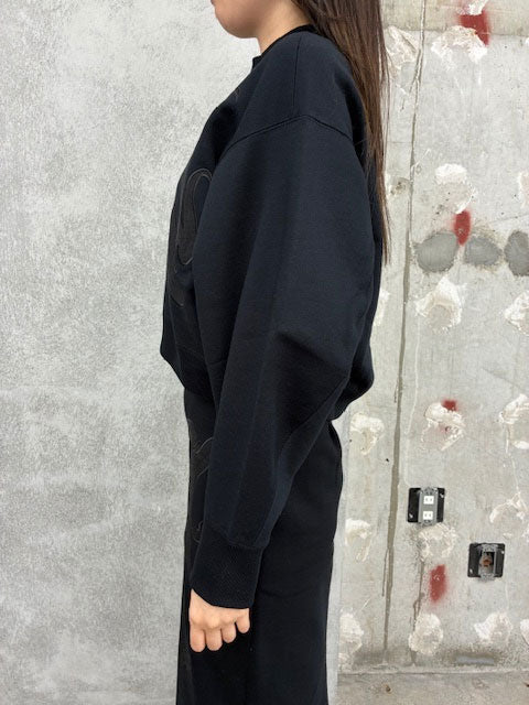 
                  
                    Floral Embroidery Short Sweat Top -BLACK-
                  
                
