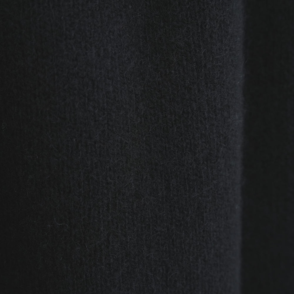 
                  
                    KNIT ESSENTIAL PANTS -BLACK-
                  
                